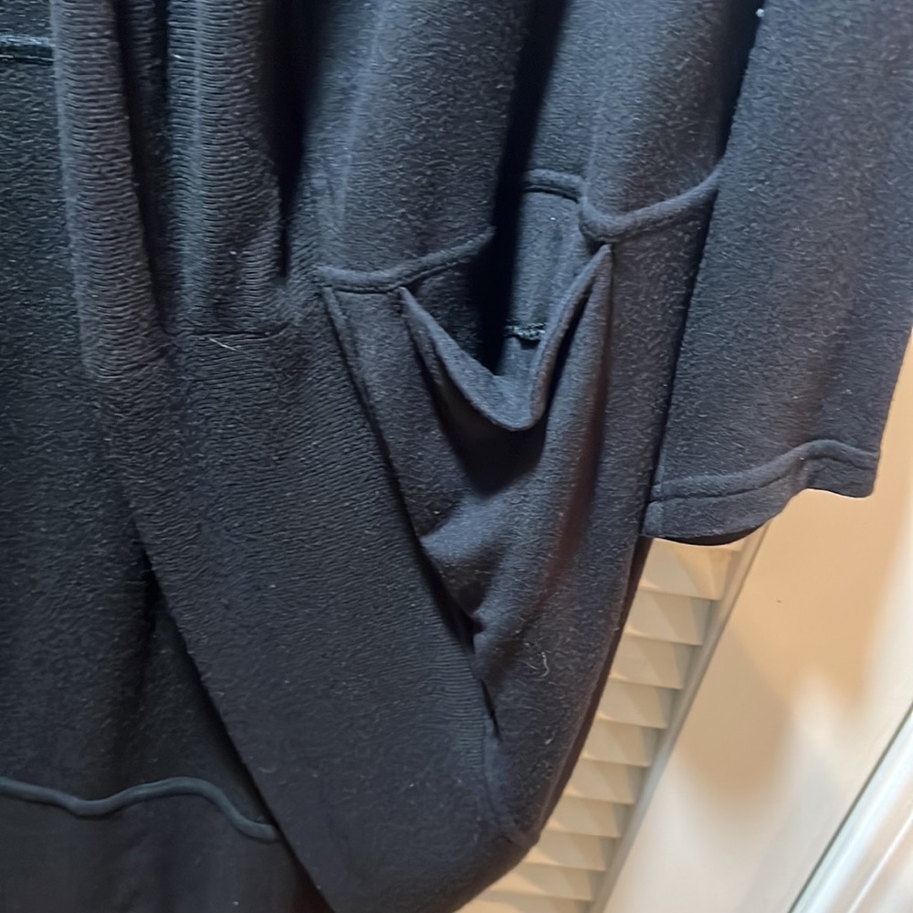 Athleta wrap in black - Picture 3 of 5